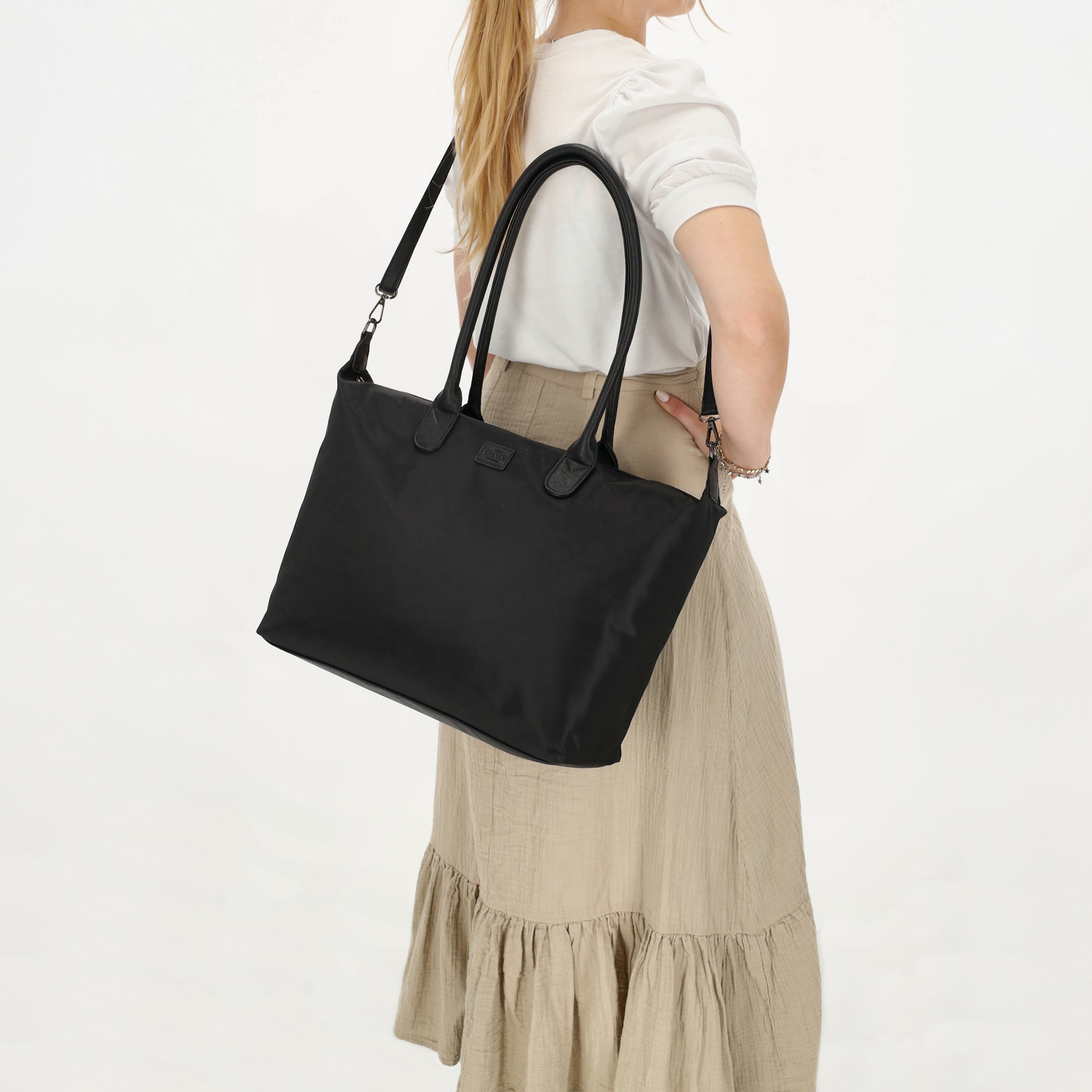 Charm London Buckingham Mono Laptoptas 15,6 inch (34.5x19.4 cm)